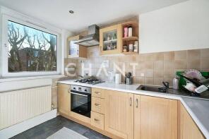 52, Beachcroft Way, London N19 3HR