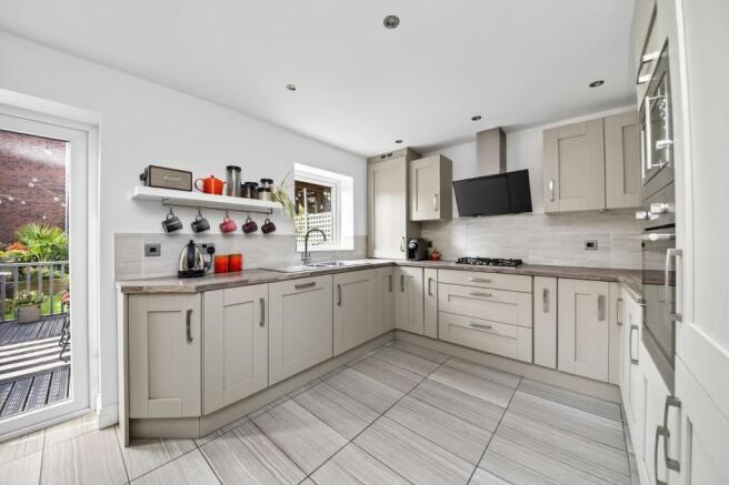 4 bed Terraced for sale Image 8