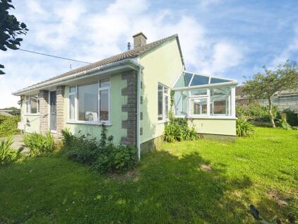 Hayle, Detached bungalow on large plot