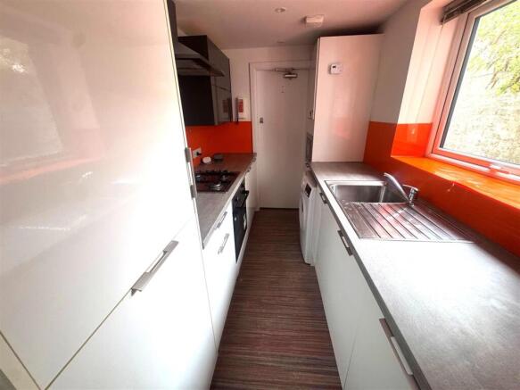 4 bed House for sale Image 5