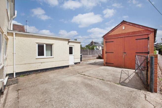 garage/workshop