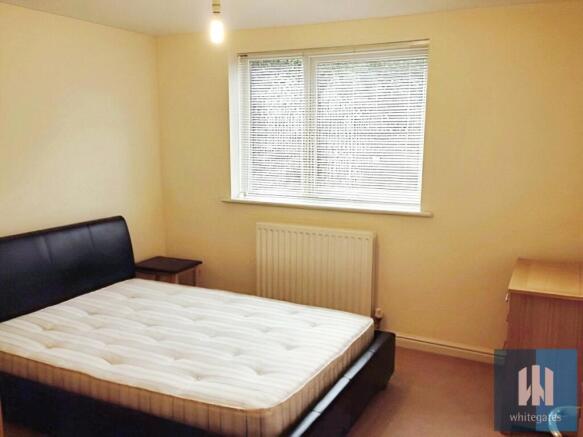 2 bed Apartment to rent Image 4