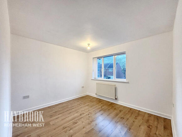 4 bed Detached for sale Image 12