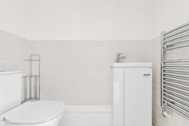 3 bed Terraced for sale Image 5