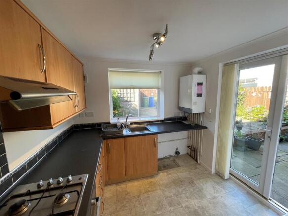 Kitchen 1.jpg