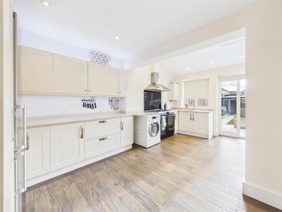 CAM05080G0-PR0497-STILL010-001.jpg