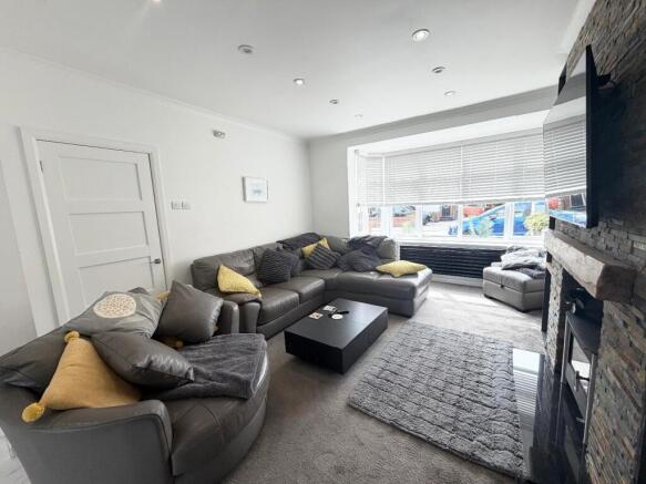 3 bed Semi-Detached for sale Image 10
