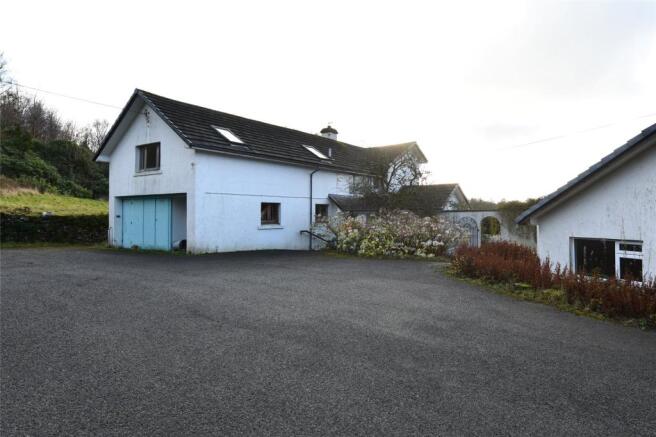 Garage/Flat Above