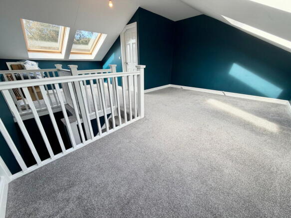 3 bed Terraced for sale Image 6
