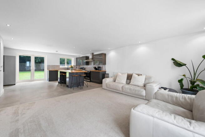 4 bed Detached for sale Image 7