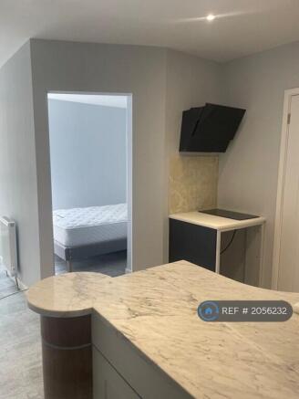 1 bed Penthouse to rent Image 4