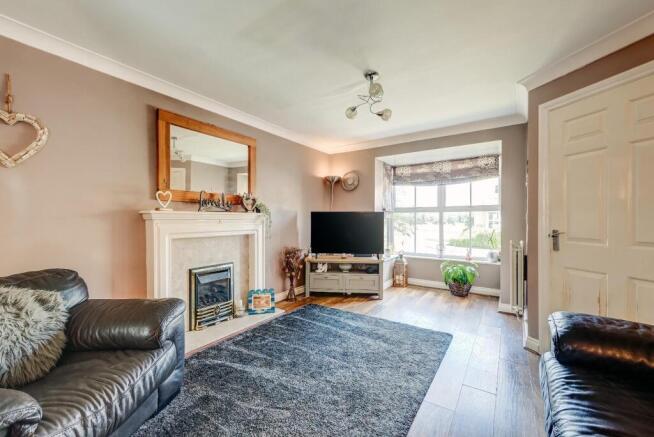 4 bed Detached for sale Image 8