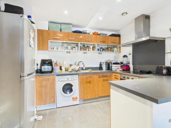 CAM04922G0-PR0117-STILL006