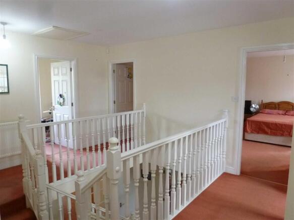 Landing (1st FLOOR)