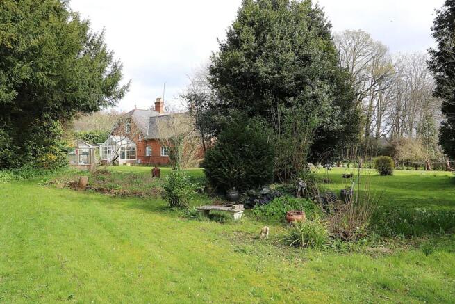 Whitchurch-on-Thames - Walk to Shops & train station photo 4