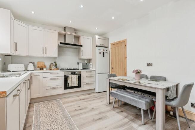 2 bed Terraced for sale Image 6