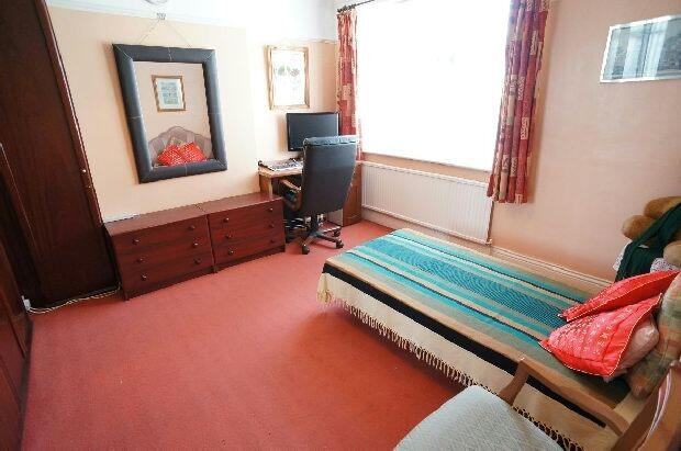 2nd Photo of Bed 2