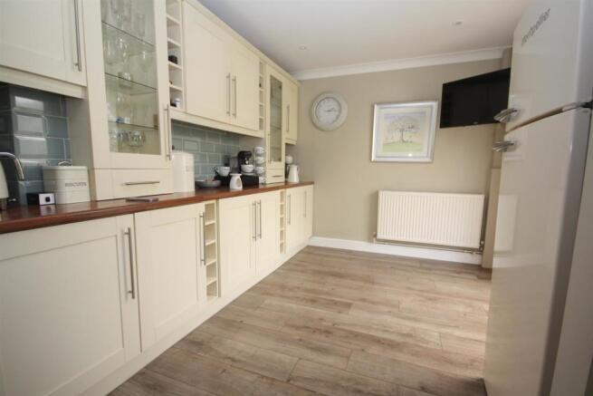 KITCHEN / BREAKFAST ROOM