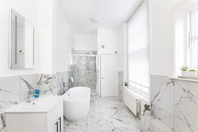 2 bed Apartment for sale Image 4