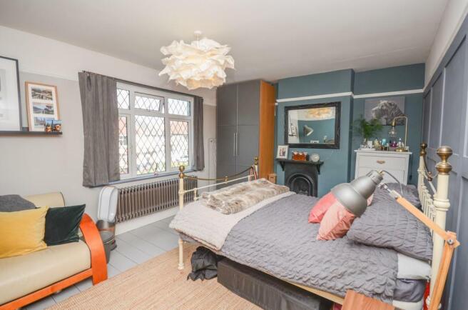 Bedroom 1.jpg