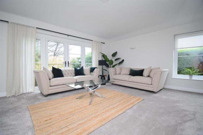 4 bed Detached Bungalow for sale Image 5