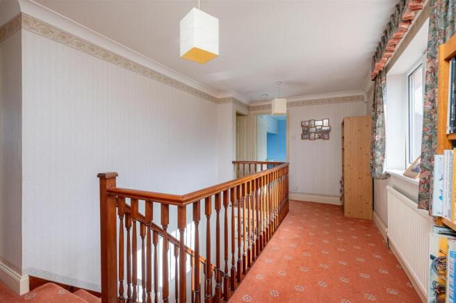 4 bed Detached for sale Image 6