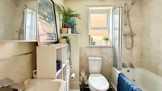 2 bed Semi-Detached for sale Image 7