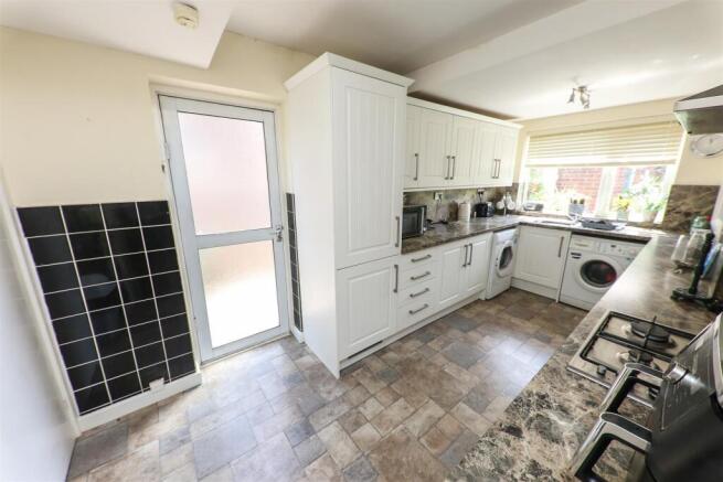 3 bed Semi-Detached for sale Image 5