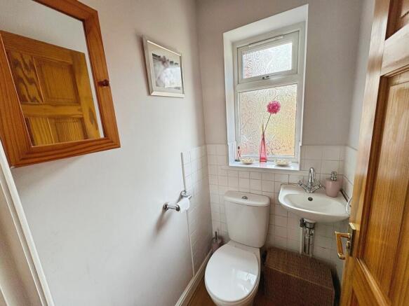 4 bed Semi-Detached for sale Image 12