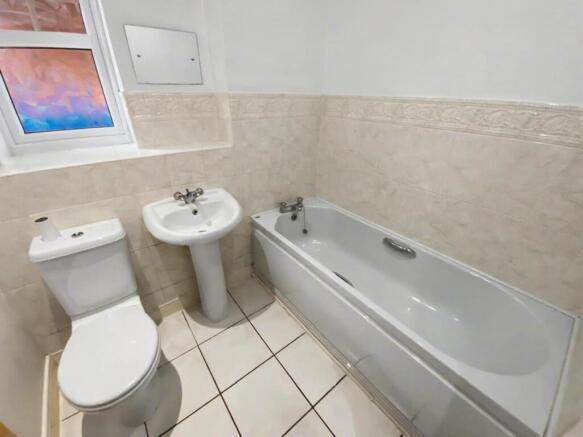 mulberry bathroom.jpg