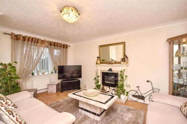 ORQQp9LUJUSmo5QNhbWTBg (1).jpg