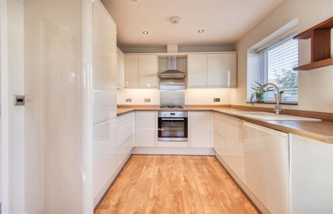 4b Kitchen.jpg