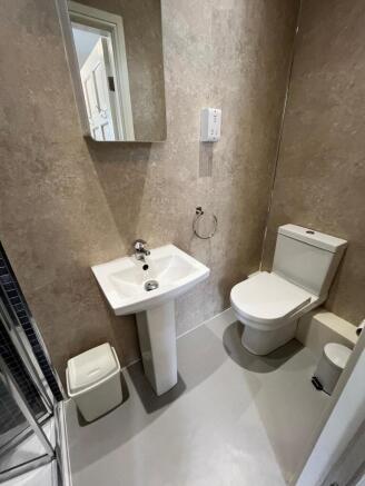 1 bed House Share to rent Image 6