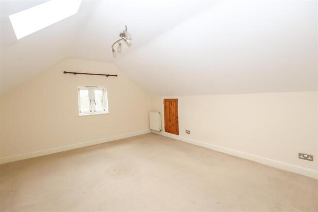 2 bed Apartment for sale Image 8