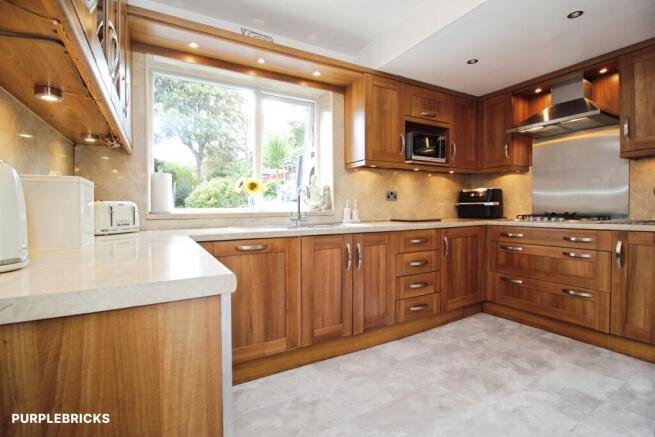3 bed Semi-Detached for sale Image 4