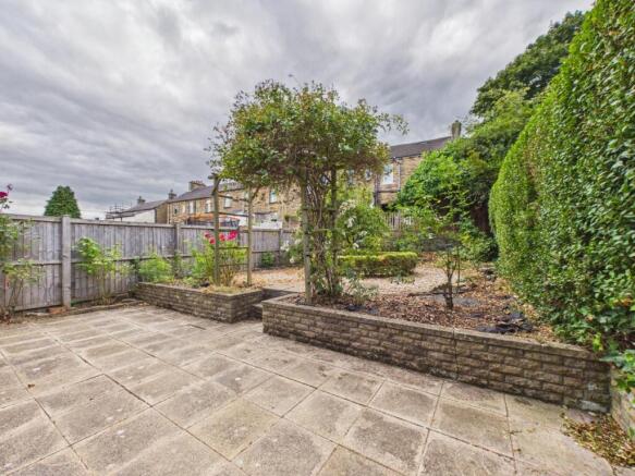2 bed Terraced to rent Image 12