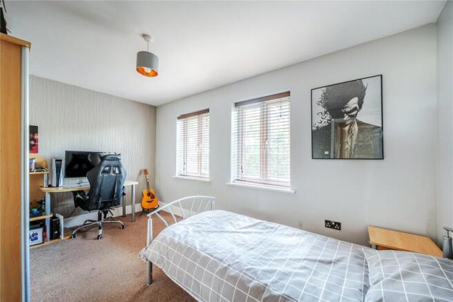 5 bed Detached for sale Image 7
