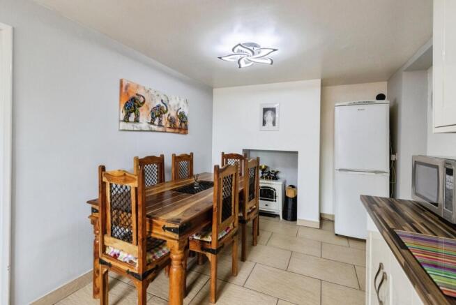 2 bed Semi-Detached for sale Image 9