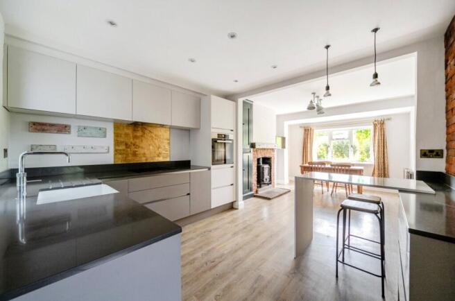Kitchen/Dining