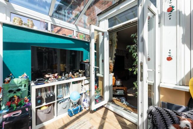 2 bed Semi-Detached for sale Image 9