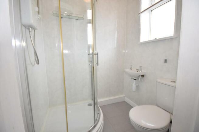 SHOWER ROOM.JPG