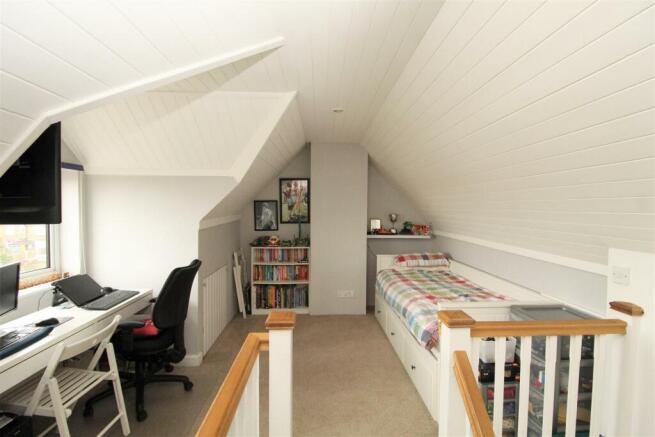 Loft Room3.JPG