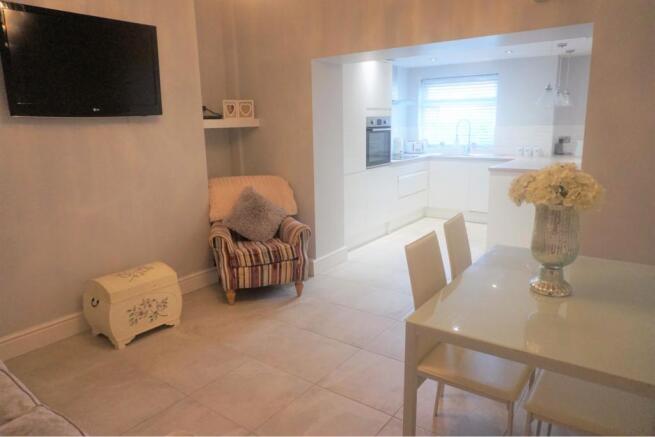 Lounge/Dining Room