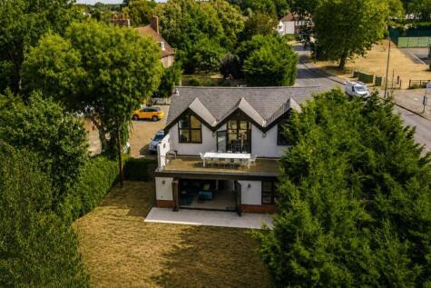 Walton Road, Molesey