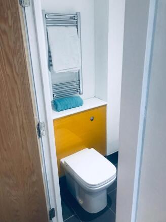 4 bed Apartment to rent Image 4