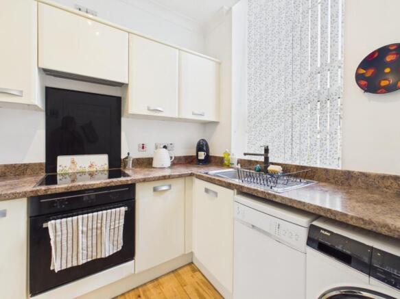 2 bed Apartment for sale Image 10