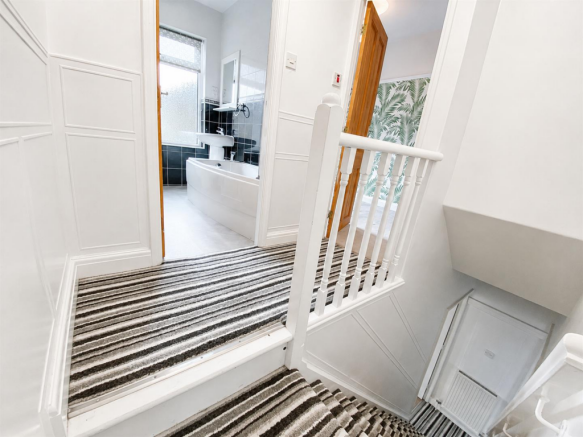2 bed Terraced to rent Image 8
