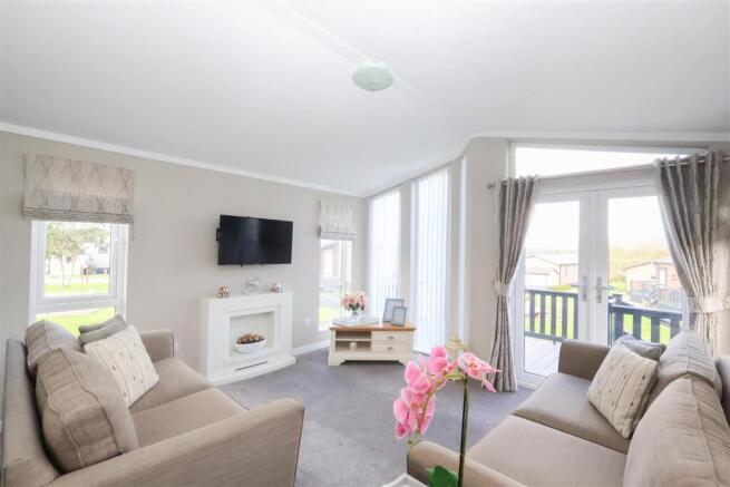 2 bed Park Home for sale Image 10