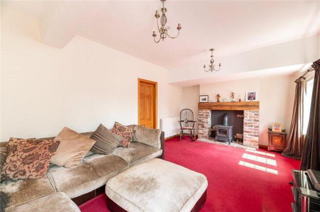 5 bed Detached for sale Image 4
