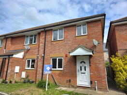 16, Charnwood Close, Newport PO30 5ZQ